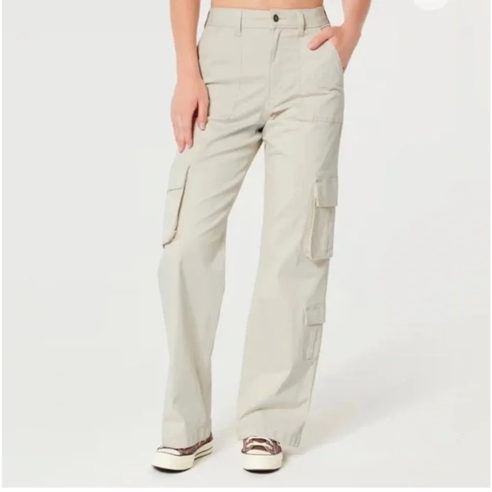 Hollister High Rise Baggy Cargo Pants‎ Woman’s 00R Waist 24R NWT